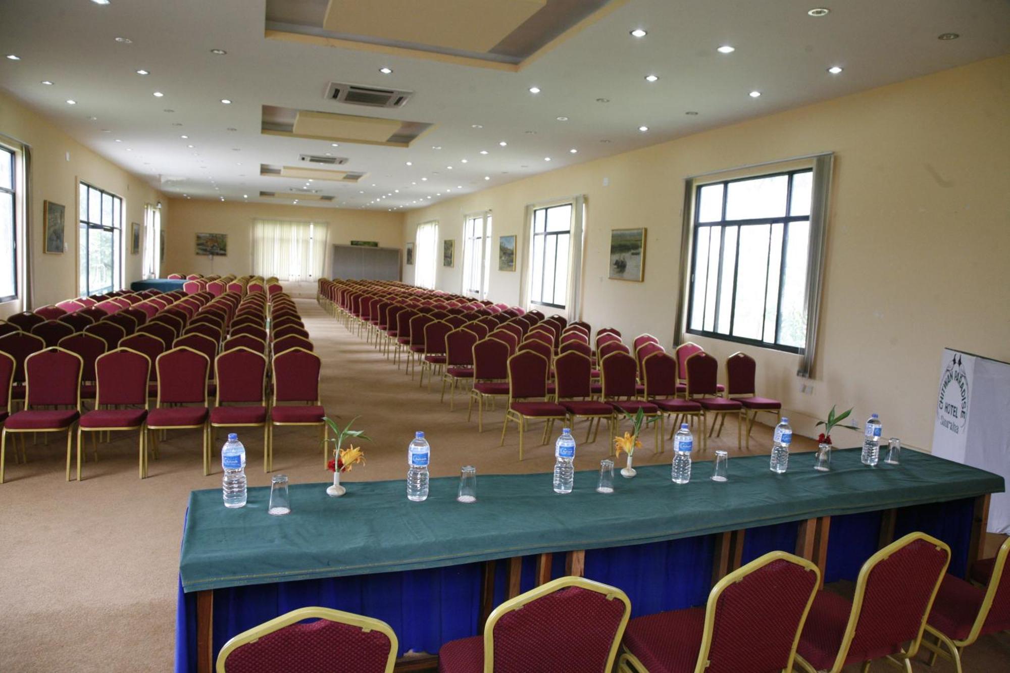 Chitwan Paradise Hotel Саураха Екстериор снимка