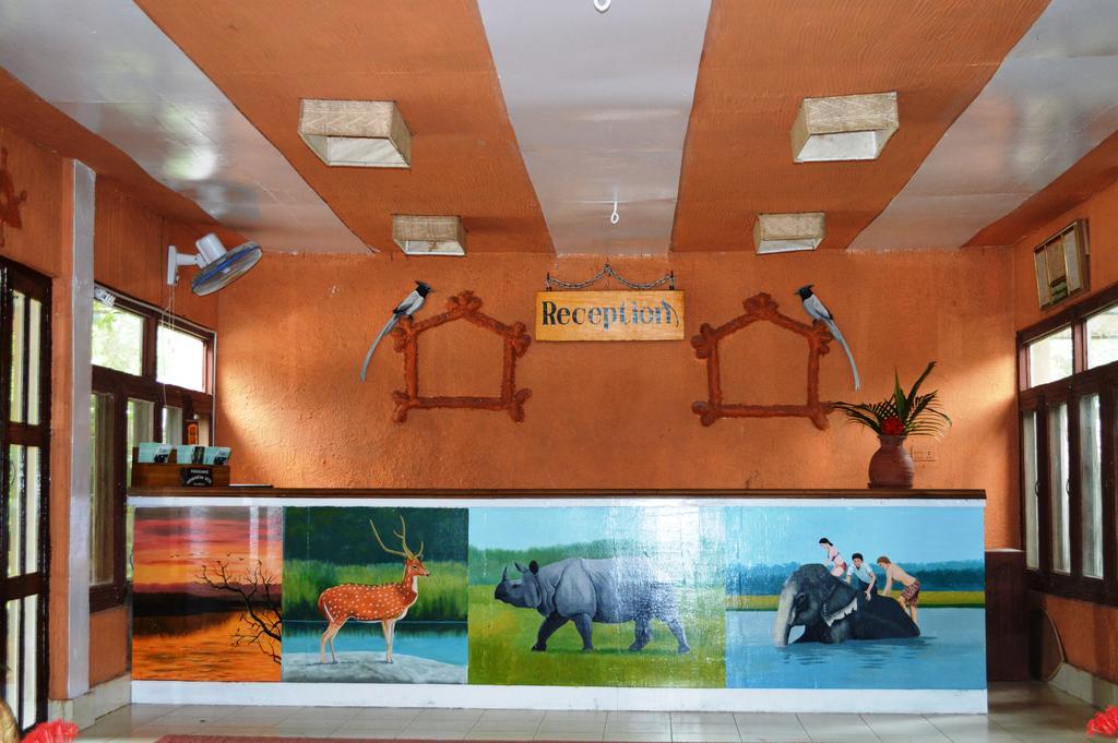 Chitwan Paradise Hotel Саураха Екстериор снимка