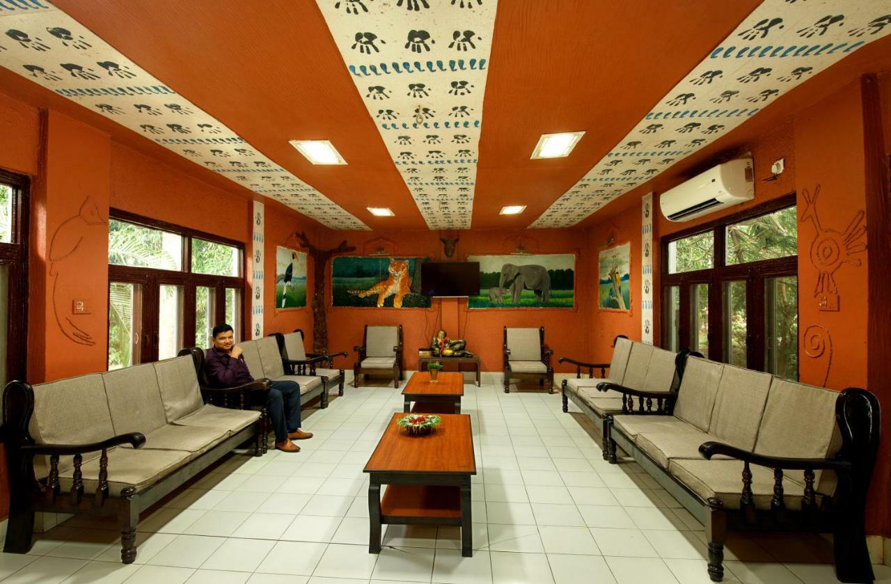 Chitwan Paradise Hotel Саураха Екстериор снимка